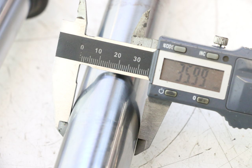 photo de MANGA DE HORQUILLA YAMAHA XV VIRAGO 535 (1988 - 2004) - Detalhe da peça