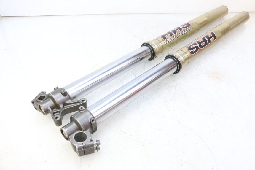 photo de GUARDA-POÓ DA FORQUILHA YAMAHA YZ-F YZF 250 (2014 - 2018) - Detalhes característicos