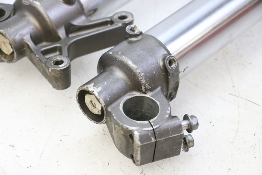 photo de GUARDA-POÓ DA FORQUILHA YAMAHA YZ-F YZF 250 (2014 - 2018) - Vista de perto