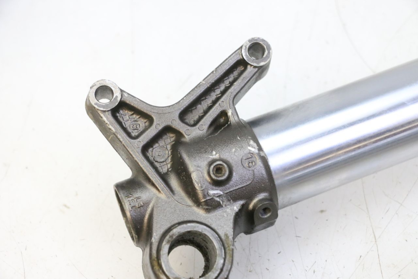 photo de GUARDA-POÓ DA FORQUILHA YAMAHA YZ-F YZF 250 (2014 - 2018) - Ampliação técnica