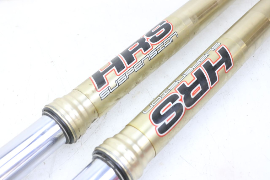 photo de GUARDA-POÓ DA FORQUILHA YAMAHA YZ-F YZF 250 (2014 - 2018) - Marcações e referências