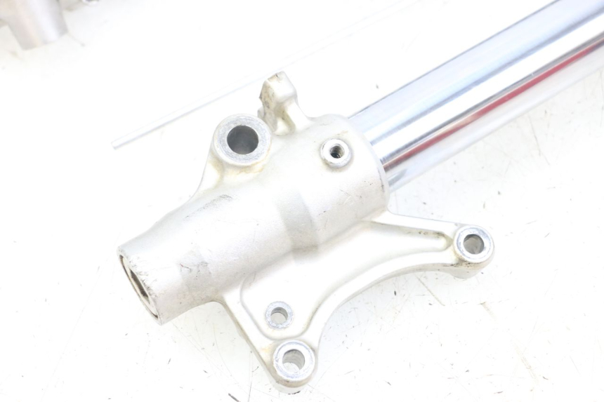 photo de GUARDA-PO DA FORQUILHA YAMAHA YZ 85 (2002 - 2018) - Marcações e referências