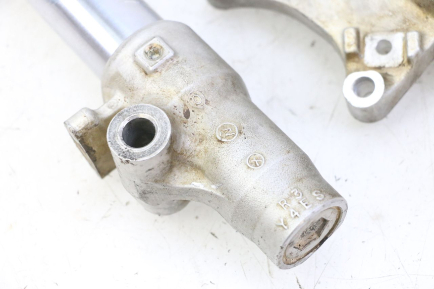 photo de GUARDA-PO DA FORQUILHA YAMAHA YZ 85 (2002 - 2018) - Pontos de fixação