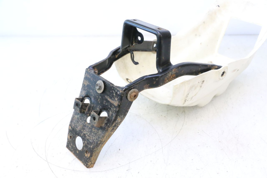 photo de PARALAMA TRASEIRO SUZUKI DR S 600 (1985 - 1989) - Detalhe da peça