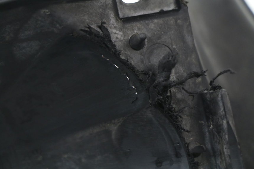 photo de PARALAMA TRASEIRO SYM JET 4 50 (2010 - 2014) - Zoom do estado de desgaste