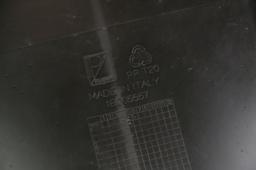 photo de PARALAMA TRASEIRO PIAGGIO MP3 HPE 350 (2018 - 2020) - Estado da superfície