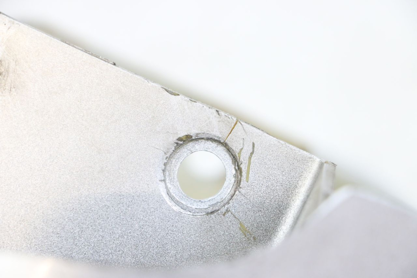 photo de PARALAMA DIANTEIRO HYOSUNG GF 125 (2001 - 2005) - Pontos de fixação