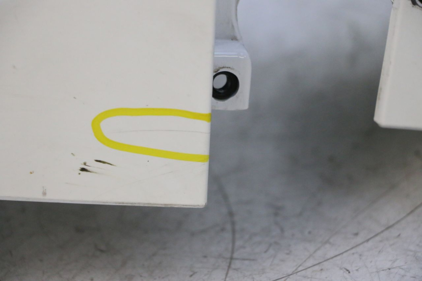 photo de PARALAMA DIANTEIRO PEUGEOT KISBEE 2T 50 (2010 - 2017) - Pontos de fixação