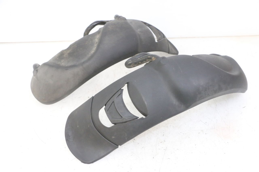 photo de PARALAMA DIANTEIRO PIAGGIO MP3 LT 300 (2010 - 2016) - Detalhes característicos