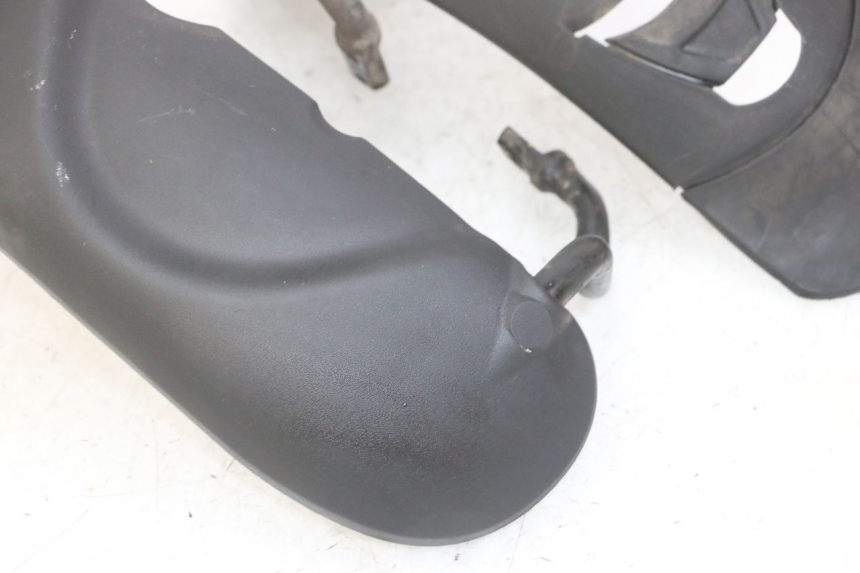 photo de PARALAMA DIANTEIRO PIAGGIO MP3 LT 300 (2010 - 2016) - Marcações e referências