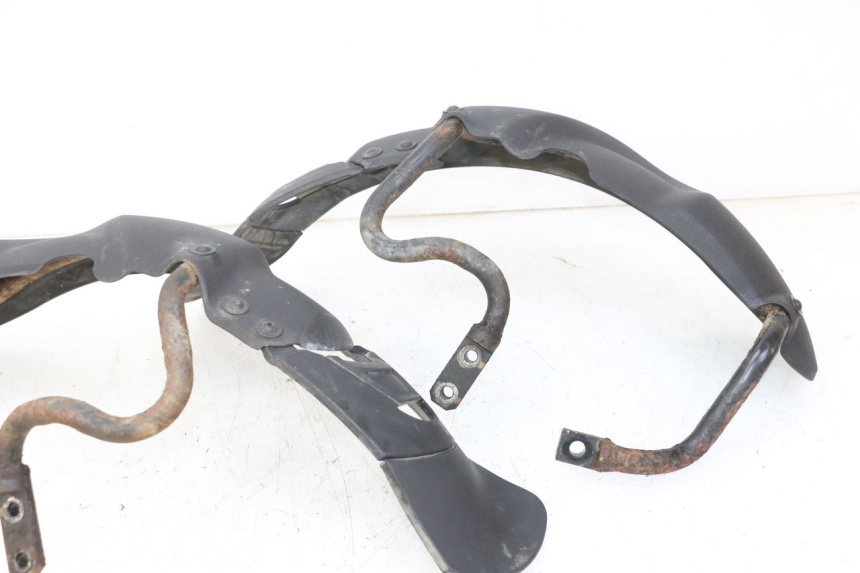photo de PARALAMA DIANTEIRO PIAGGIO MP3 RL 250 (2006 - 2010) - Pontos de fixação