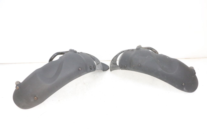 photo de PARALAMA DIANTEIRO PIAGGIO MP3 RL 250 (2006 - 2010) - Detalhes característicos