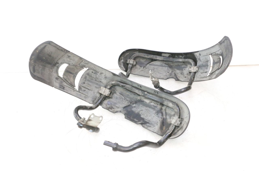 photo de PARALAMA DIANTEIRO PIAGGIO MP3 500 (2016 - 2018) - Pontos de fixação