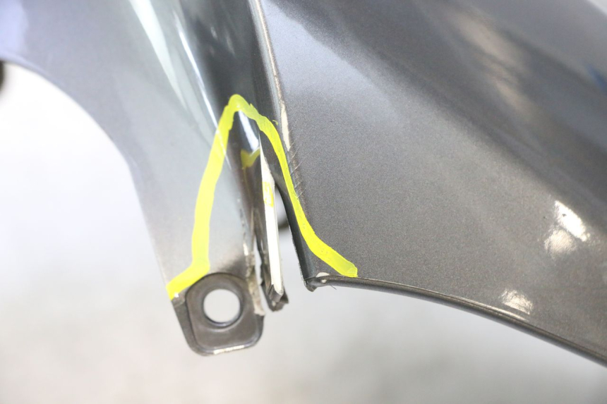 photo de PARALAMA DIANTEIRO PEUGEOT SATELIS 125 (2013 - 2018) - Marcações e referências