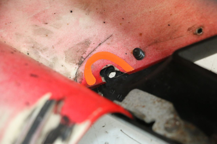 photo de PARALAMA DIANTEIRO PEUGEOT TREKKER TKR 50 (2005 - 2014) - Detalhes característicos