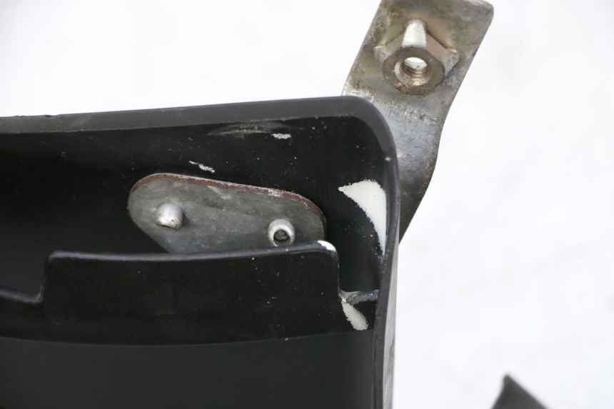 photo de GRELHA DO RADIADOR DIREITA PIAGGIO VESPA GTS SUPER IE 125 (2009 - 2016) - Detalhe da peça