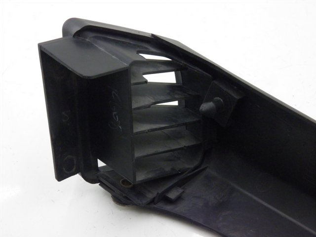 photo de GRADE DO RADIADOR DIREITA YAMAHA YBR 125 (2007 - 2009) - Pontos de fixação