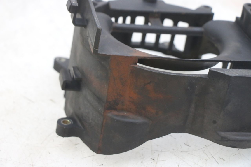 photo de GRADE DO RADIADOR TNT MOTOR FASTINO 4T 50 (2013 - 2019) - Zoom do estado de desgaste