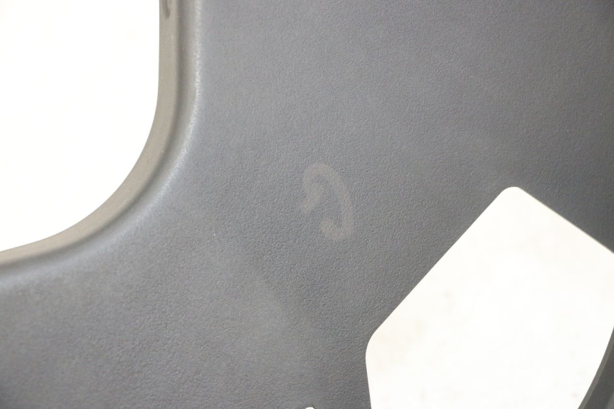 photo de GRADE DO RADIADOR ESQUERDA QUADRO 4 4D 350 (2015 - 2018) - Detalhe da peça
