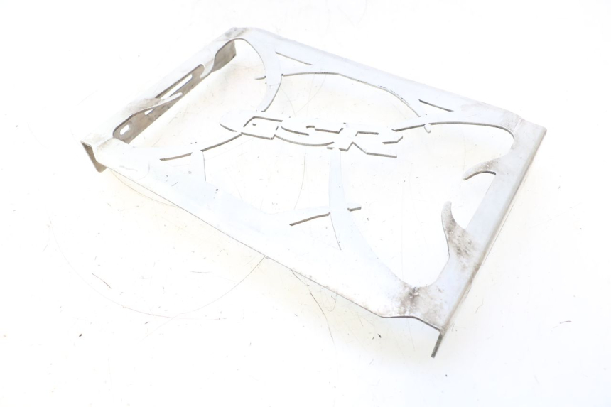 photo de GRELHA DO RADIADOR SUZUKI GSR 600 (2005 - 2012) - Detalhe da peça