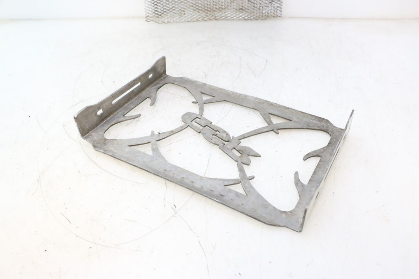 photo de GRELHA DO RADIADOR SUZUKI GSR 600 (2005 - 2012) - Outro ângulo de visão