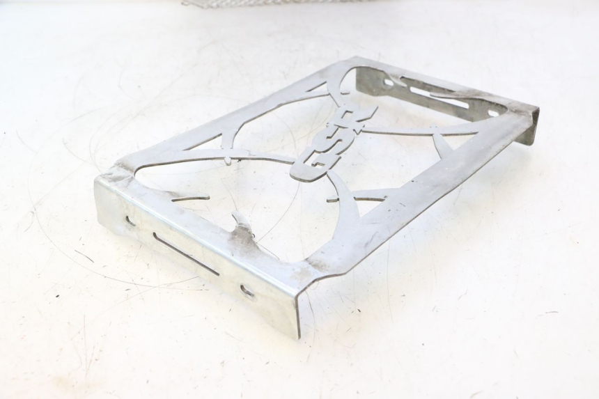 photo de GRELHA DO RADIADOR SUZUKI GSR 600 (2005 - 2012) - Estado da superfície