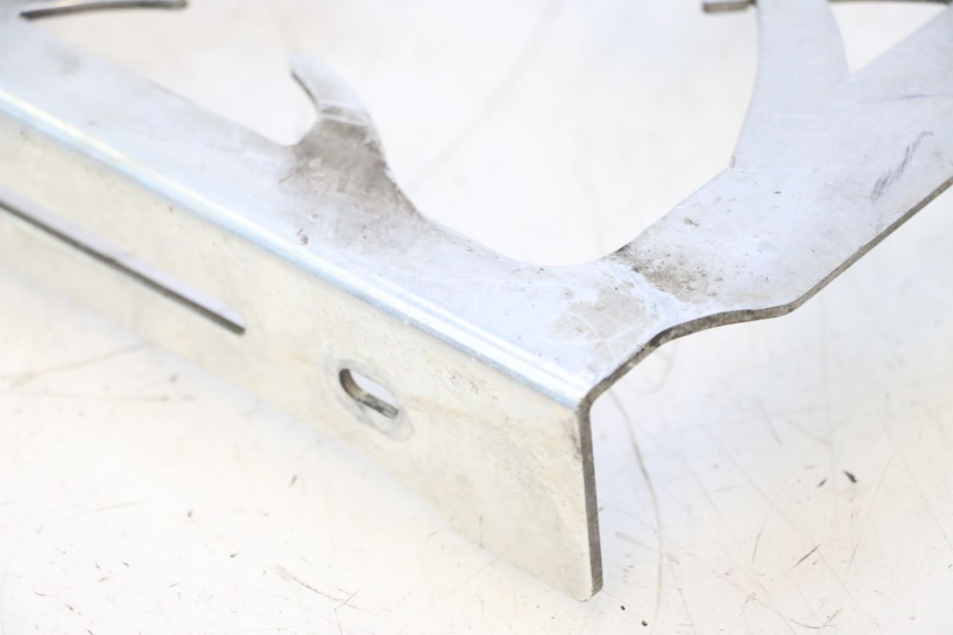 photo de GRELHA DO RADIADOR SUZUKI GSR 600 (2005 - 2012) - Peça verificada