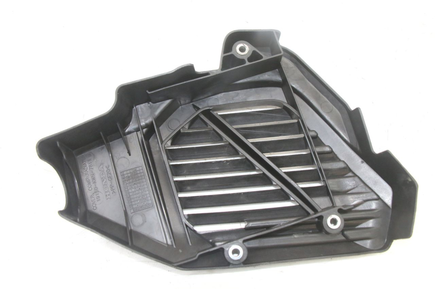 photo de GRADE DO RADIADOR HONDA PCX (JF57/JF64) 125 (2014 - 2018) - Zoom do estado de desgaste