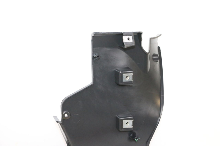 photo de GRADE DO RADIADOR PIAGGIO MP3 HPE 300 (2019 - 2026) - Zoom do estado de desgaste