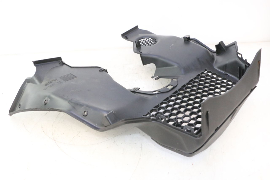 photo de GRELHA DO RADIADOR PIAGGIO MP3 HPE 530 (2022 - 2026) - Zoom do estado de desgaste