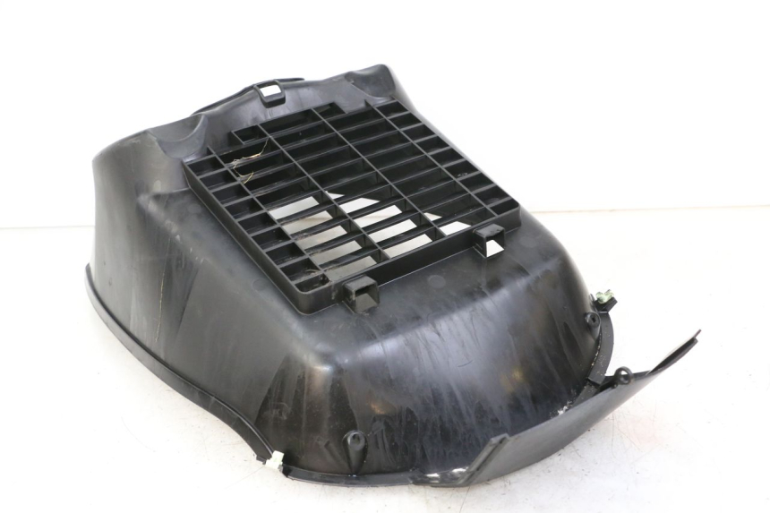 photo de GRADE DO RADIADOR PEUGEOT SATELIS COMPRESSOR K15 125 (2006 - 2009) - Outro ângulo de visão