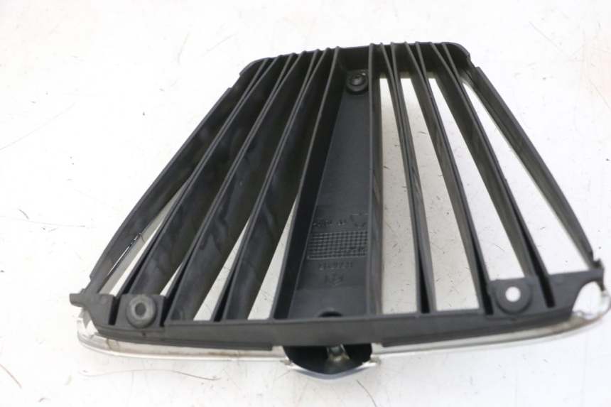 photo de GRADE DO RADIADOR PIAGGIO MP3 LT 400 (2007 - 2012) - Ampliação técnica