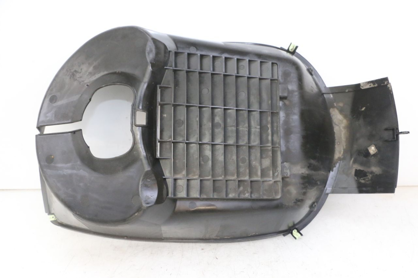 photo de GRADE DO RADIADOR PEUGEOT SATELIS COMPRESSOR K15 125 (2006 - 2009) - Detalhe da peça