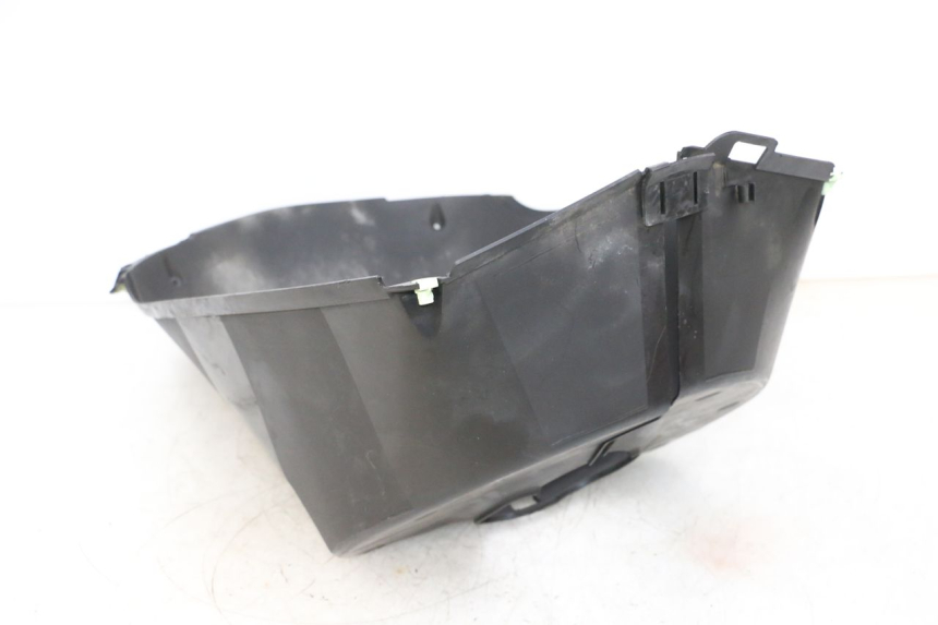 photo de GRADE DO RADIADOR PEUGEOT SATELIS 125 (2013 - 2018) - Pontos de fixação