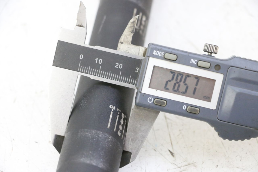 photo de GUIDÃO YAMAHA YZF YZ-F 450 (2014 - 2016) - Detalhe da peça