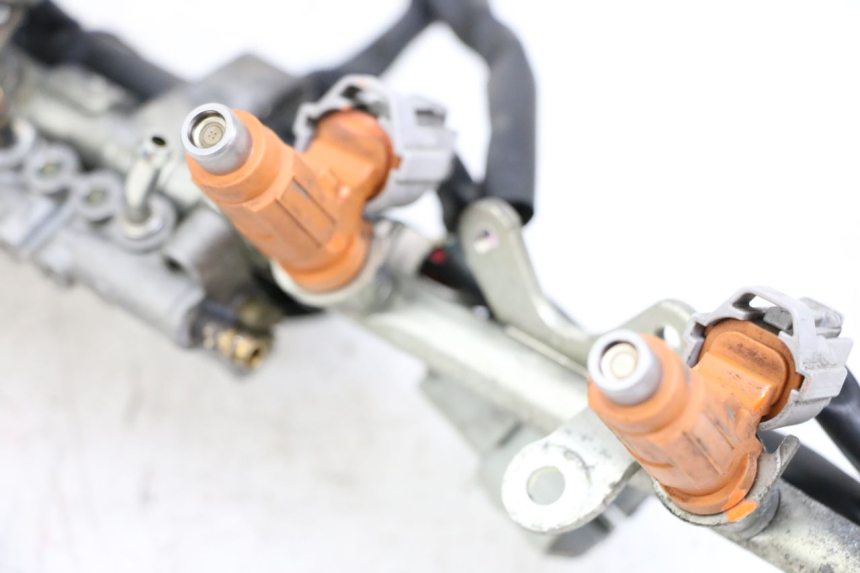 photo de INJETOR YAMAHA FJR ABS 1300 (2006 - 2012) - Pontos de fixação
