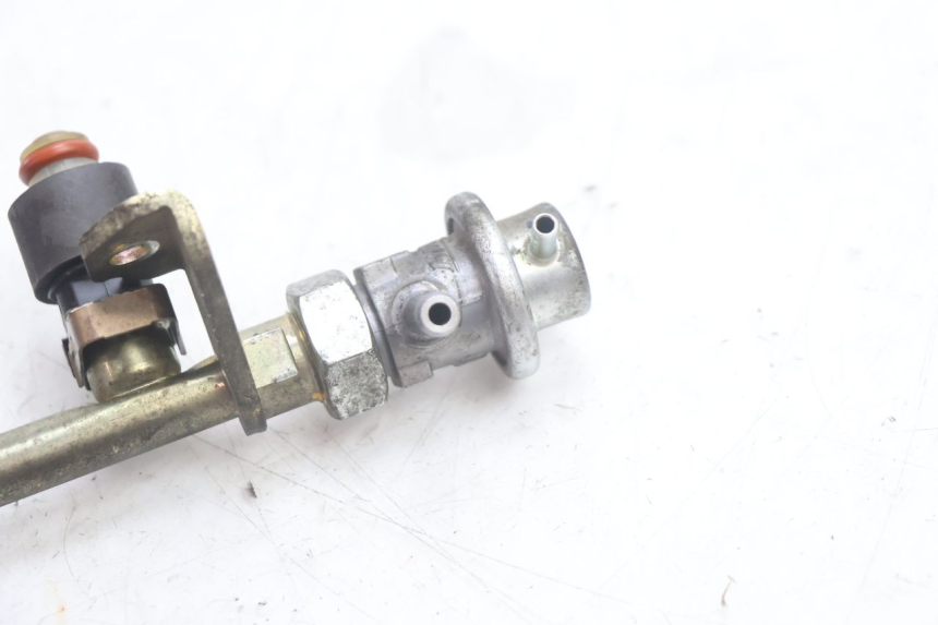 photo de INJETOR HONDA FJS SILVER WING SILVERWING 400 (2005 - 2008) - Outro ângulo de visão