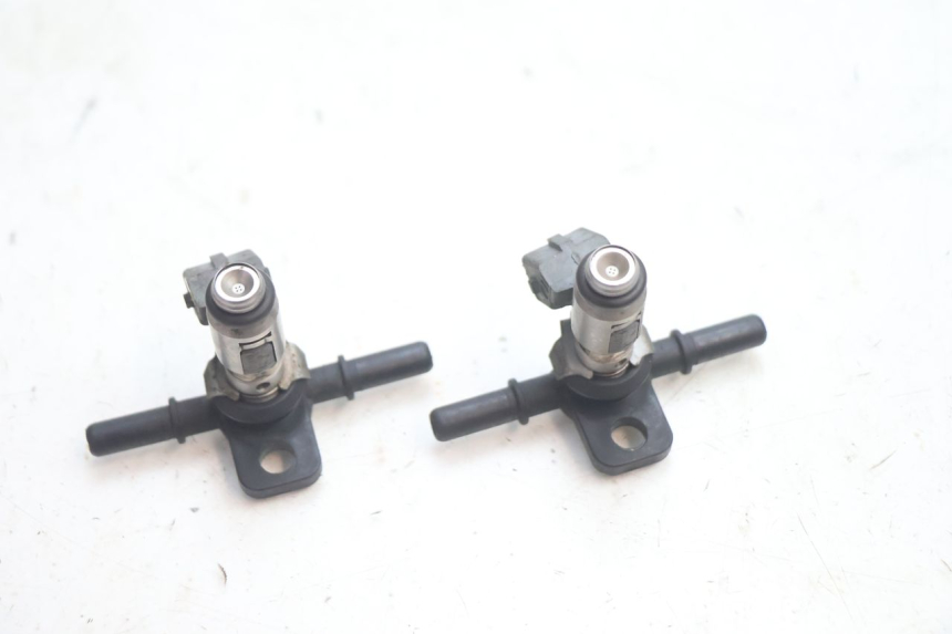 photo de INJETOR GILERA GP 800 (2007 - 2013) - Pontos de fixação