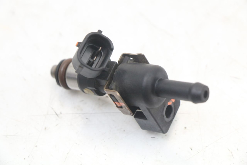 photo de INJETOR HUSQVARNA SVARTPILEN 401 (2018 - 2023) - Outro ângulo de visão