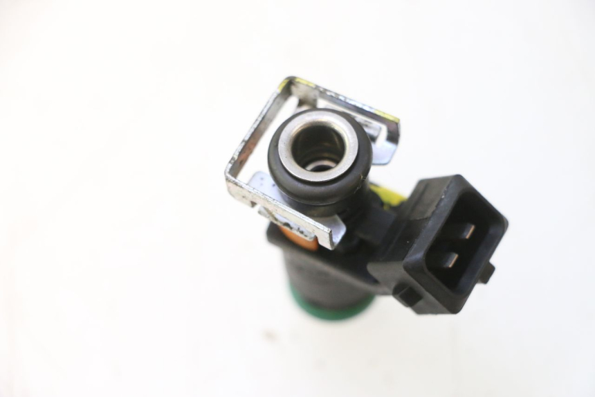 photo de INJETOR PEUGEOT KISBEE 4T 50 (2023 - 2026) - Zoom do estado de desgaste