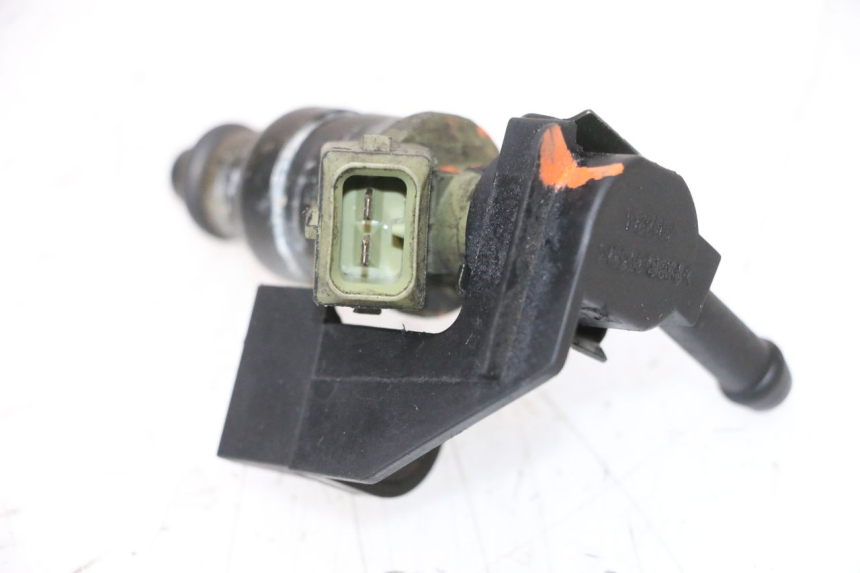 photo de INJETOR PEUGEOT SATELIS COMPRESSOR K15 125 (2006 - 2009) - Zoom do estado de desgaste