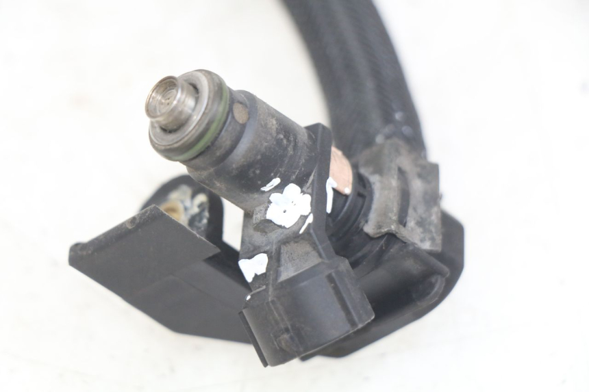 photo de INJETOR PEUGEOT SATELIS 125 (2006 - 2009) - Zoom do estado de desgaste