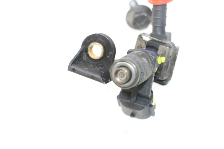 photo de INJETOR PEUGEOT SATELIS 125 (2006 - 2009) - Outro ângulo de visão