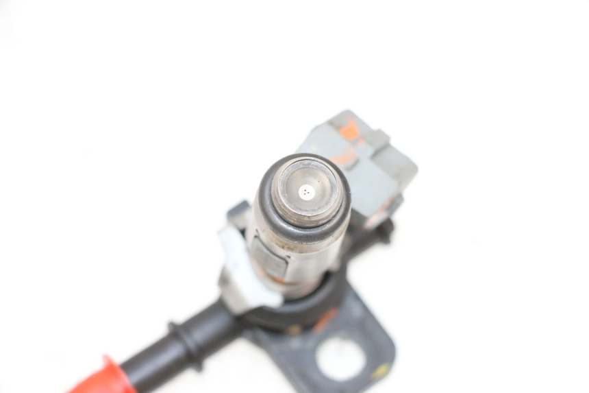 photo de INJETOR PIAGGIO VESPA GTS SUPER IE 125 (2009 - 2016) - Zoom do estado de desgaste