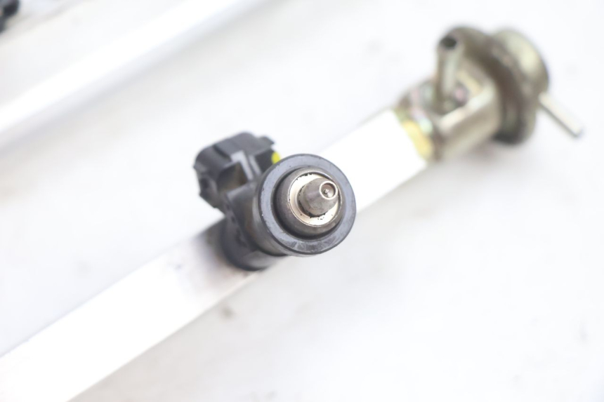 photo de INJETOR HONDA VFR FI RC46 800 (1998 - 2001) - Pontos de fixação
