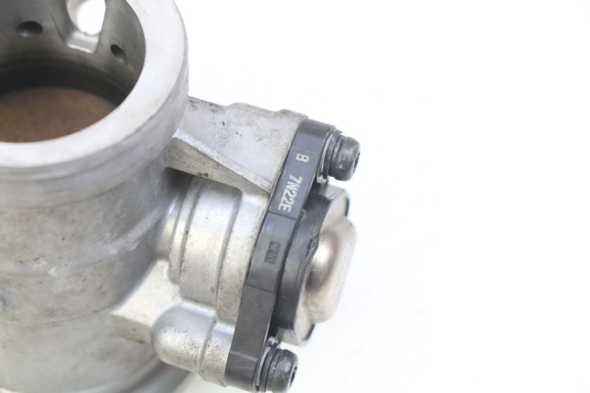 photo de INJEÇÃO HONDA CB R 1000 (2018 - 2023) - Zoom do estado de desgaste