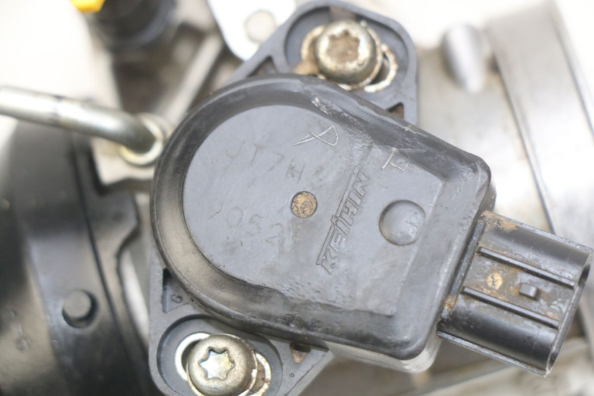 photo de INJEÇÃO HONDA CRF CR-F 450 (2009 - 2012) - Zoom do estado de desgaste