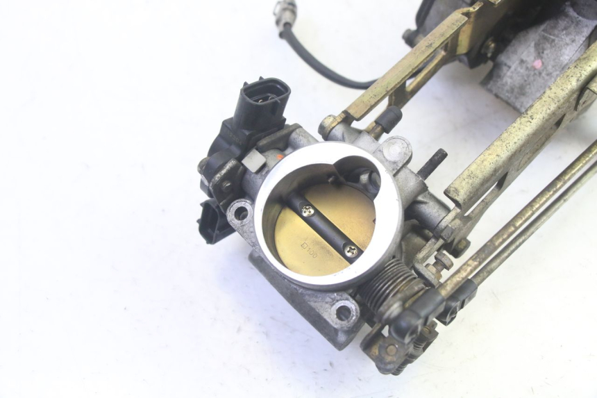 photo de INJEÇÃO SUZUKI DL V STROM 1000 (2002 - 2007) - Detalhe da peça