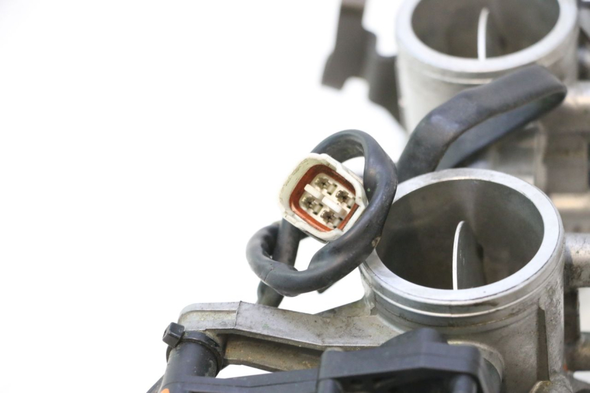 photo de INJEÇÃO KAWASAKI ER-6 ER6 N 650 (2005 - 2009) - Pontos de fixação