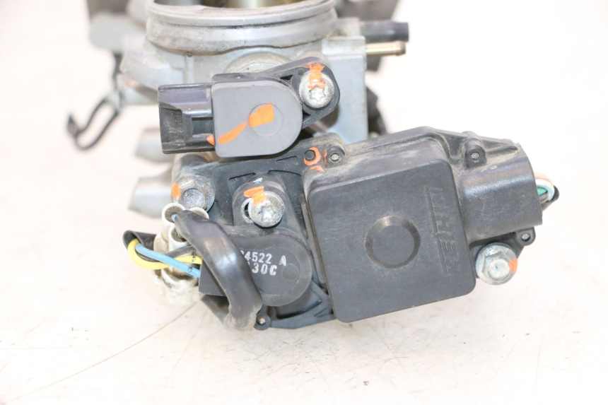 photo de INJEÇÃO KAWASAKI ER-6 ER6 N 650 (2005 - 2009) - Pontos de fixação